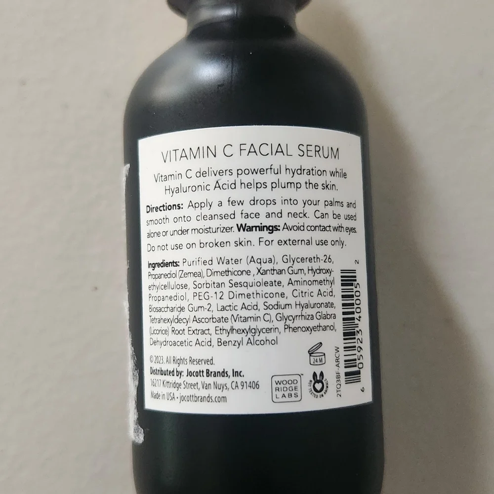Pearlessence Vitamin C and Hyaluronic Acid Brightening Facial Serum - Picture 3 of 3